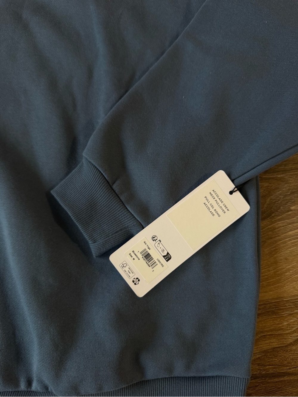 Alo Accolade Crewneck Bluestone Medium NWT - Picture 6 of 8